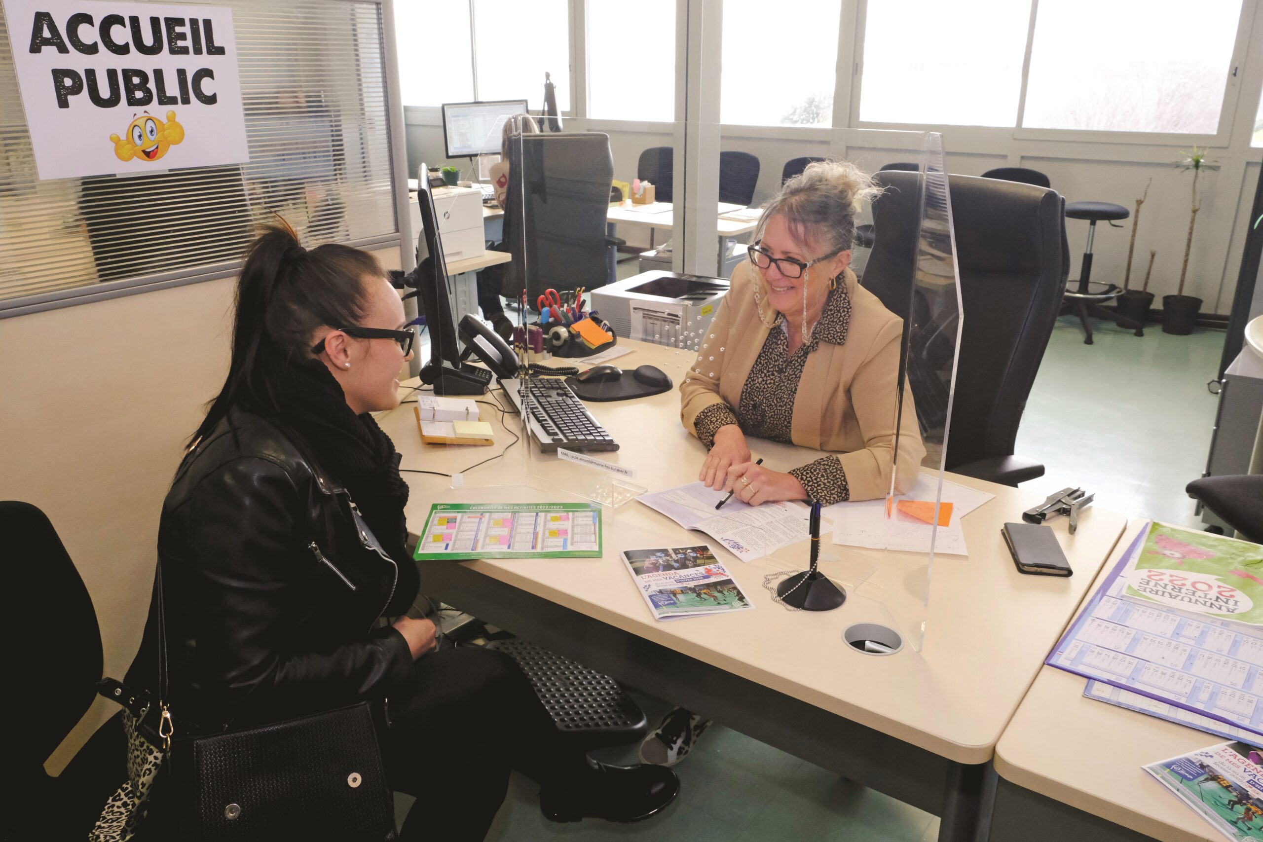 Pôle accueil : le trait d’union pour les parents – Fos-sur-Mer